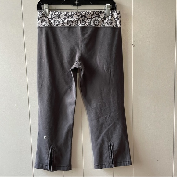 Lululemon Gather & Crow Crop - Picture 4 of 14